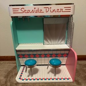 American girl Maryellen’s dinner set